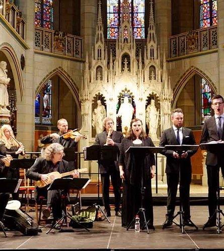 Musikgruppe in der Schlosskirche zum Renaissance Musikfestival