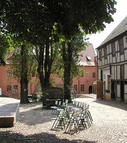 Aufbau des Hofkonzerts im Cranach-Hof