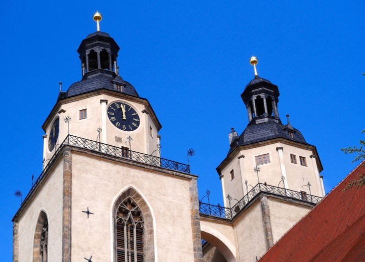 Detailaufnahme der Türme der Stadtkirche